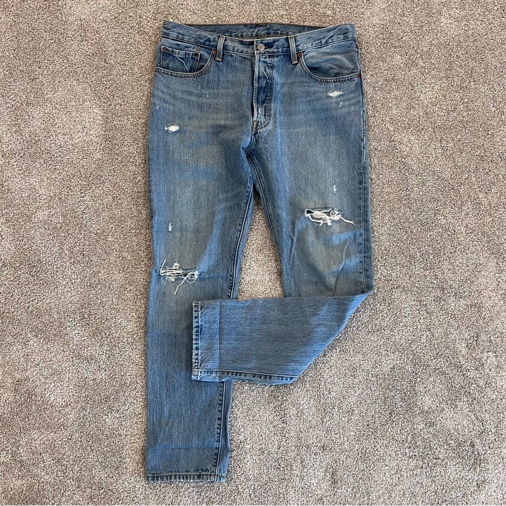 Levi’s Levi 501 Jeans Pants Women Sz 32 X 32 Button Fly Cotton Blue Distressed